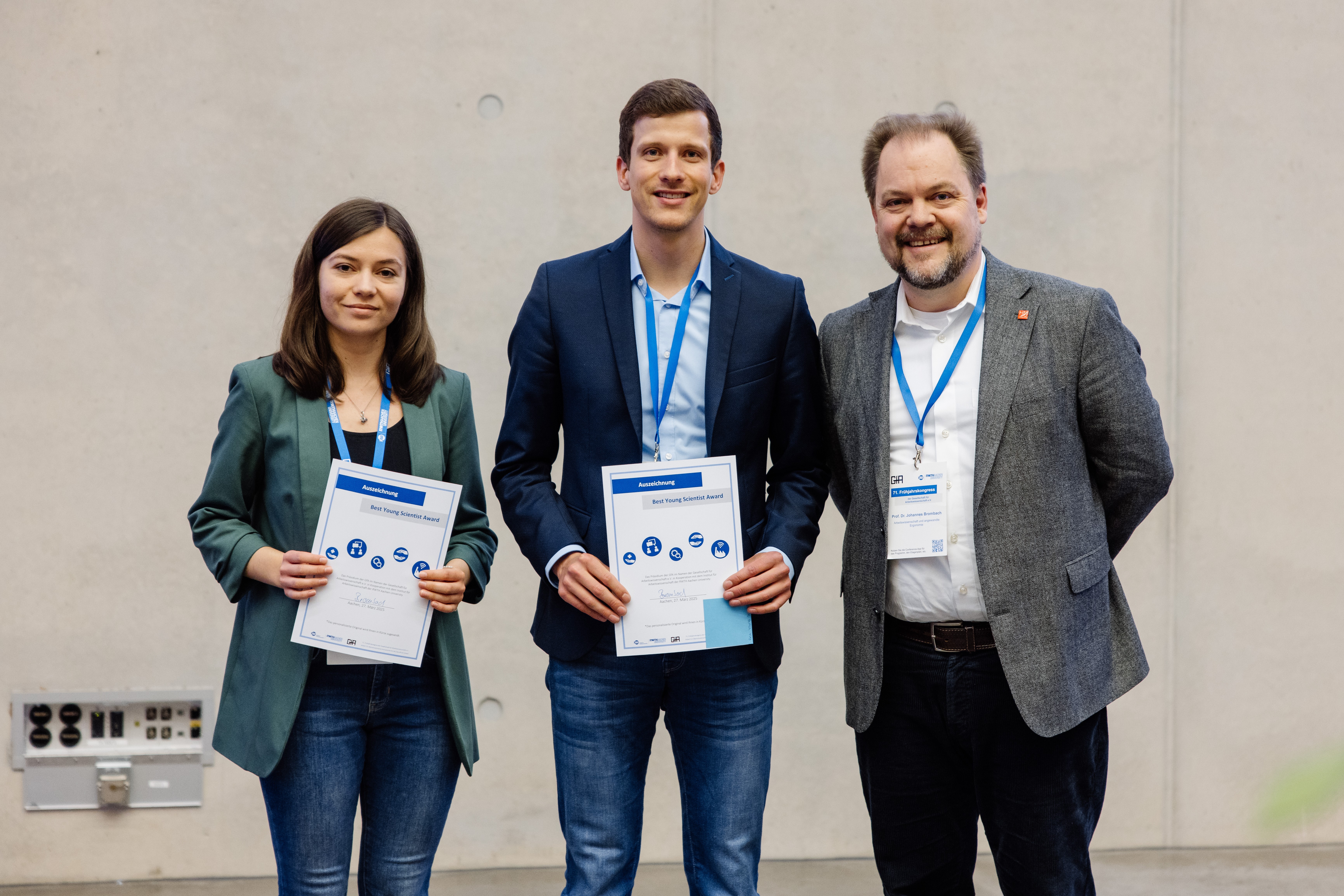 verweist auf: Aktuelle Einblicke: Beiträge zum Thema Interaktionsarbeit Best-Young-Scientist-Award 2025 (Gesellschaft für Arbeitswissenschaft e. V.) (verweist auf: Aktuelle Einblicke: Beiträge zum Thema Interaktionsarbeit)